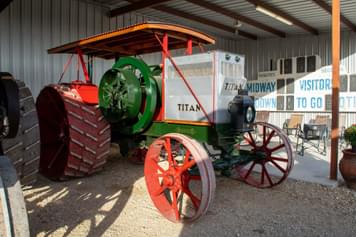 Main image International Harvester Titan